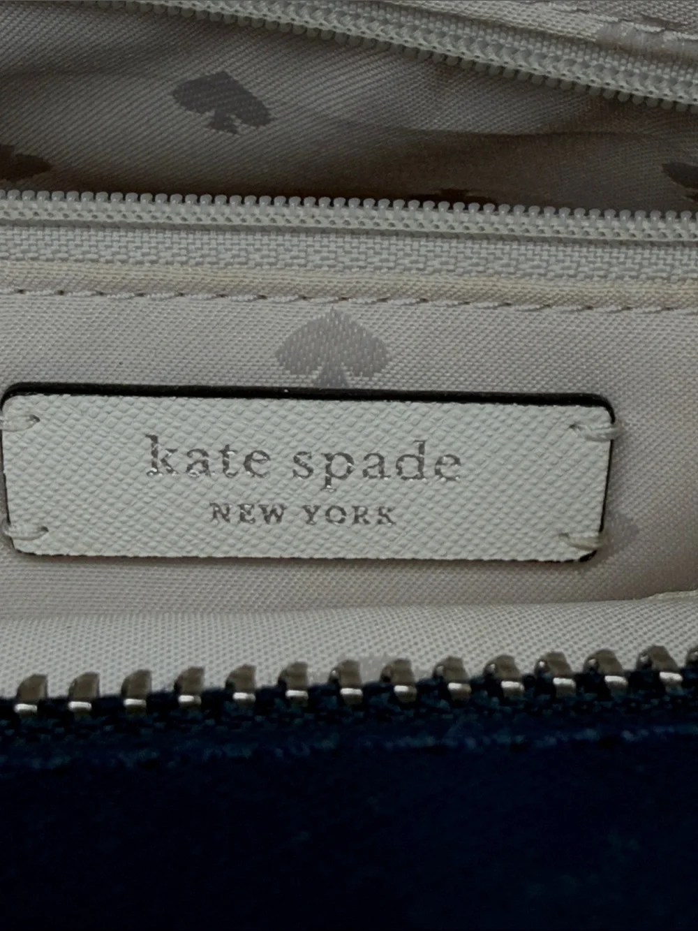 Kate Spade NWOT lavender leather/wht structure Crossbody w/Navy trim/ handles - Picture 8 of 11